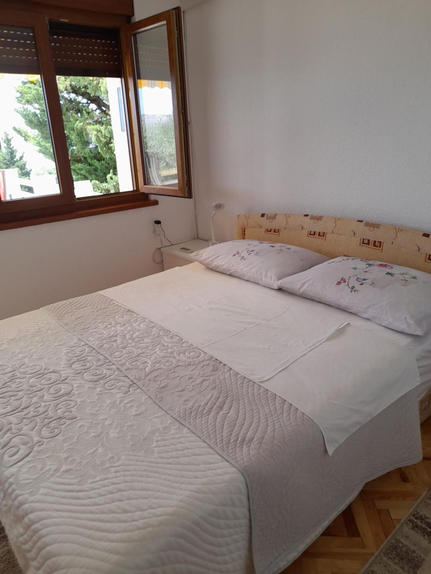 Apartment Milka By The Sea Karlobag Εξωτερικό φωτογραφία
