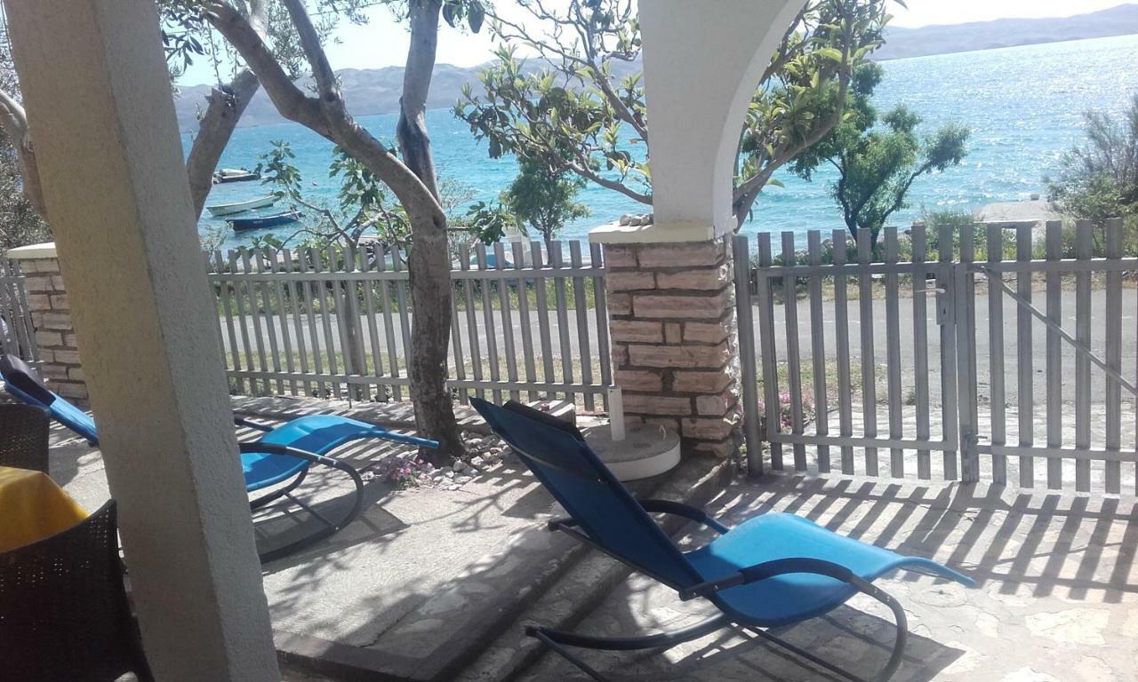 Apartment Milka By The Sea Karlobag Εξωτερικό φωτογραφία